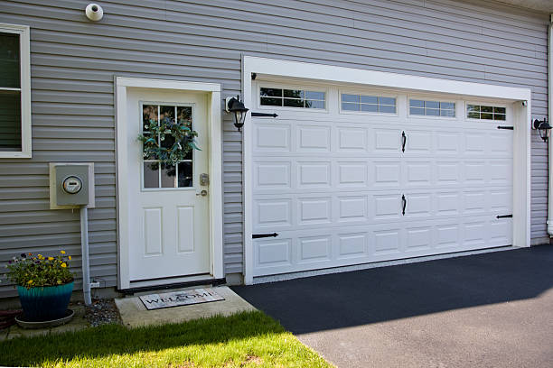 24/7 Emergency Garage Door Panel Replacement experts in Brown County County, NE